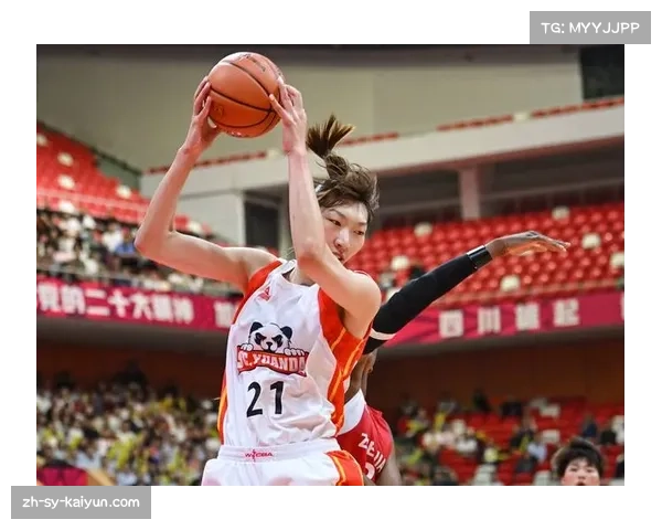 四川女篮抵达富顺主场备战WCBA新赛季 首战12月1日迎战陕西